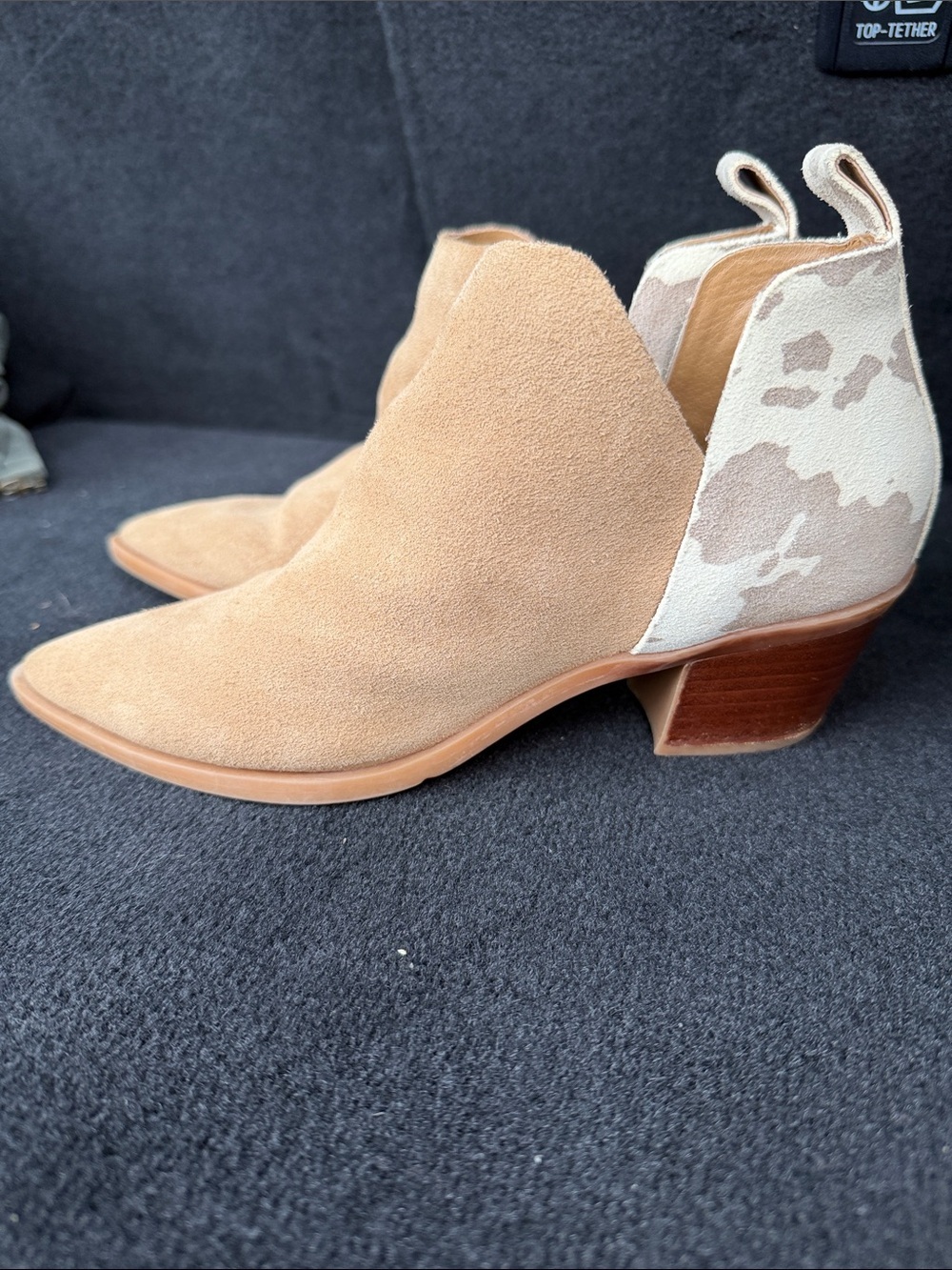 Dolce Vita Satara Stack Ankle Bootie Tan Cow Print Size 6.5